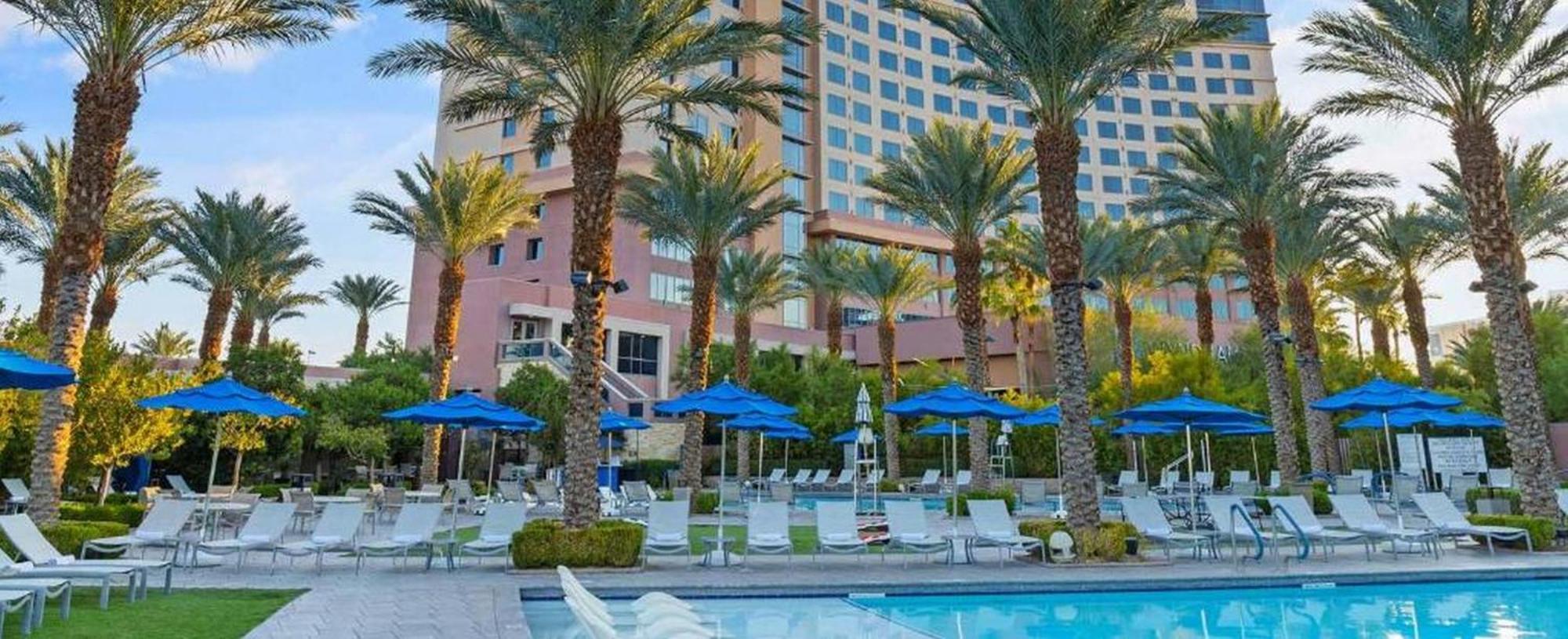 Vegas Desert Blue By Hellovacay Las Vegas